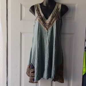 🚨B2G1 New GIMMICKS by BKE Green Red Blue Brown Hi Low Shark Bite Tank Top